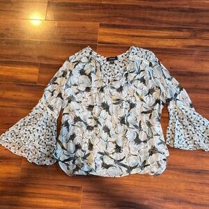 Karen Kane Blue and White Floral Bell Sleeve Blouse
